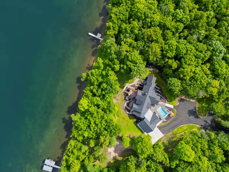 Modern Minnesota Lakefront Wedding Retreat with Pool, Private Beach and Sauna - Multi-day wedding venue - Photo 2
