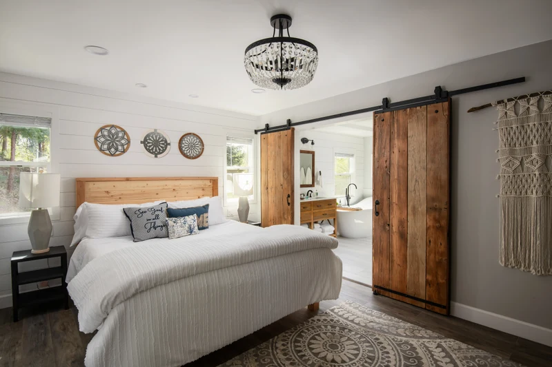 Placerville luxury property wedding venue with luxury guest accommodations - 30 guest capacity - sleeps 8