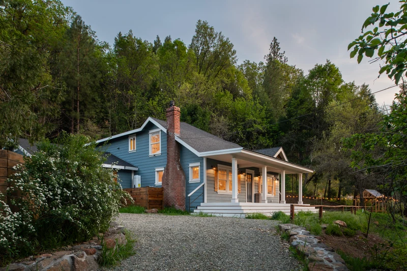Placerville luxury property wedding venue with outdoor ceremony space - 30 guest capacity - sleeps 8