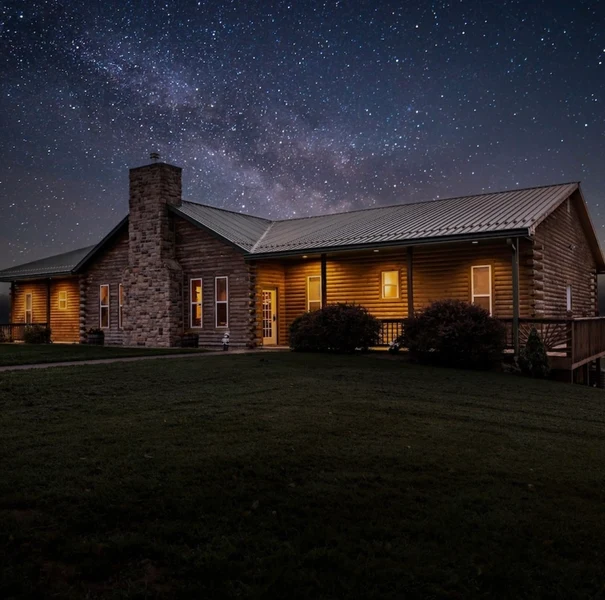 Falcon lodge wedding venue with outdoor ceremony space - 100 guest capacity - sleeps 26 - all-in-one venue + accommodations