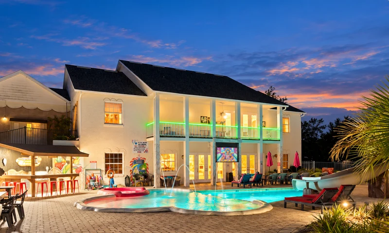Clermont estate wedding venue with outdoor ceremony space - 150 guest capacity - sleeps 26 - all-in-one venue + accommodat...