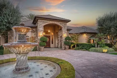 Cali  Vineyard Estate with Pavilion & Gardens – Kingsburg, California (Near Fresno & Yosemite), a wedding venue with lodging in Kingsburg, California