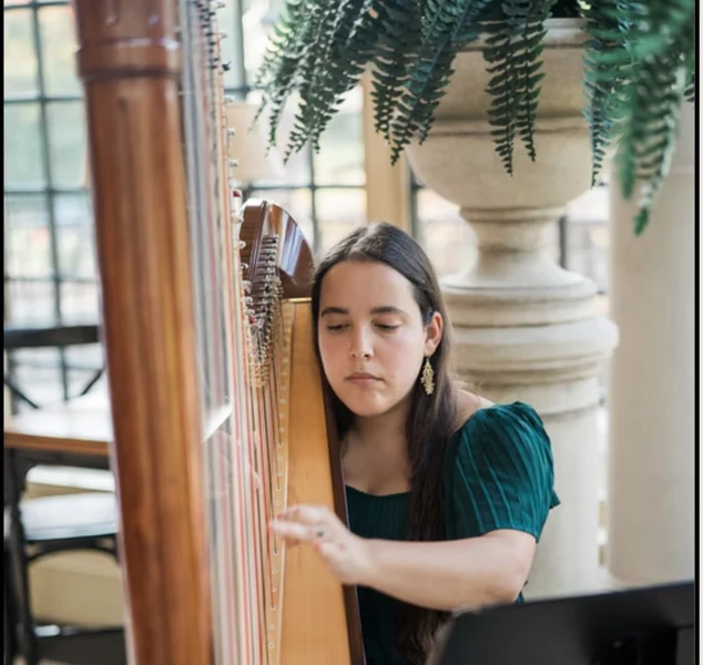 Maia Wachter- Harpist portfolio photo